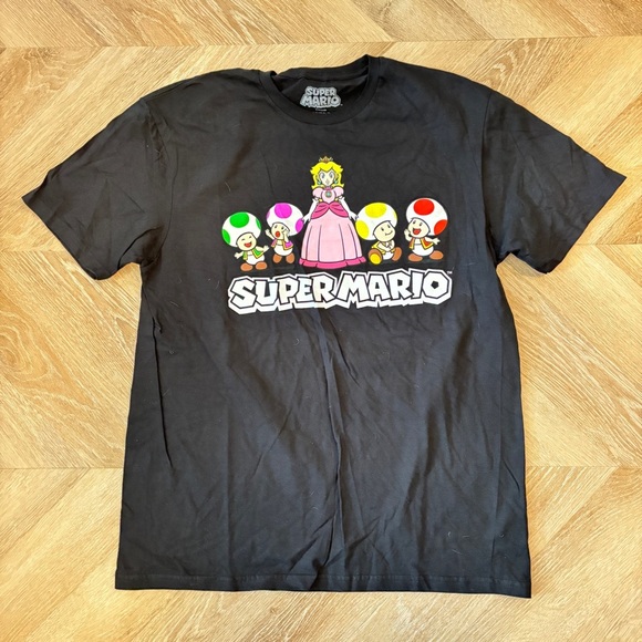 L - Nintendo Super Mario Black Tee - Picture 1 of 4